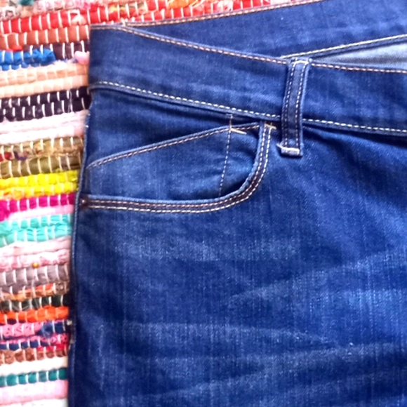 Old Navy The Flirt Flare Leg Jeans- #1670 - Picture 3 of 12